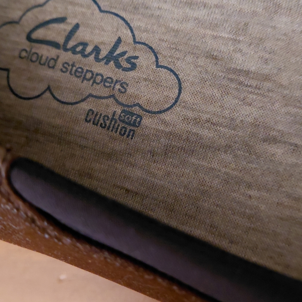 NWOB Clarks Brown Comfy CLOUDSTEPPERS Slip On Shoes - Picture 3 of 10